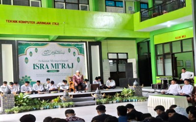 SMKN Ngadirojo Peringati Isra Mi’raj 1447 H
