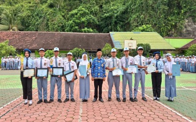 PERINGATAN HARI SUMPAH PEMUDA SMKN NGADIROJO BANJIR PRESTASI